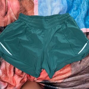 teal 2.5” hotty hot lululemon shorts